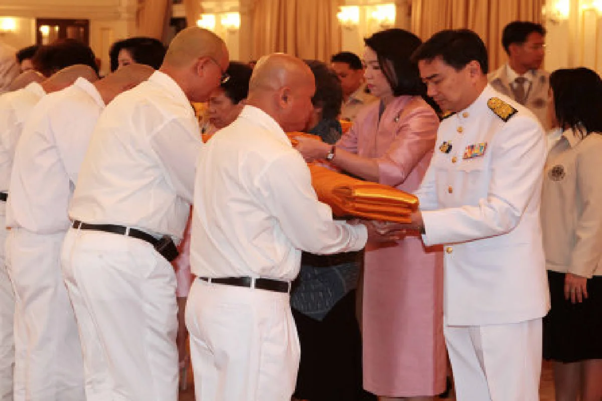 นายกฯนำครม.ร่วมอุปสมบทพระสงฆ์ 999 รูป