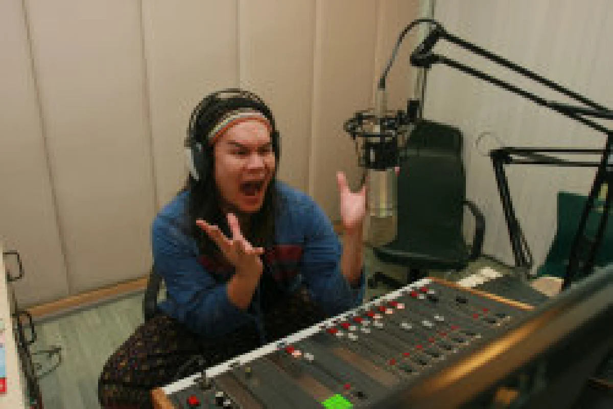 คุยหลังไมค์...เคนโด้ ดีเจเทวดาขวัญใจมหาชน