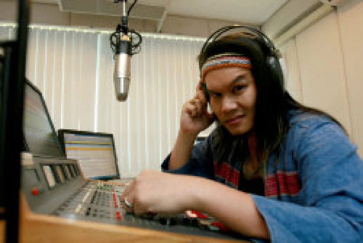 คุยหลังไมค์...เคนโด้ ดีเจเทวดาขวัญใจมหาชน