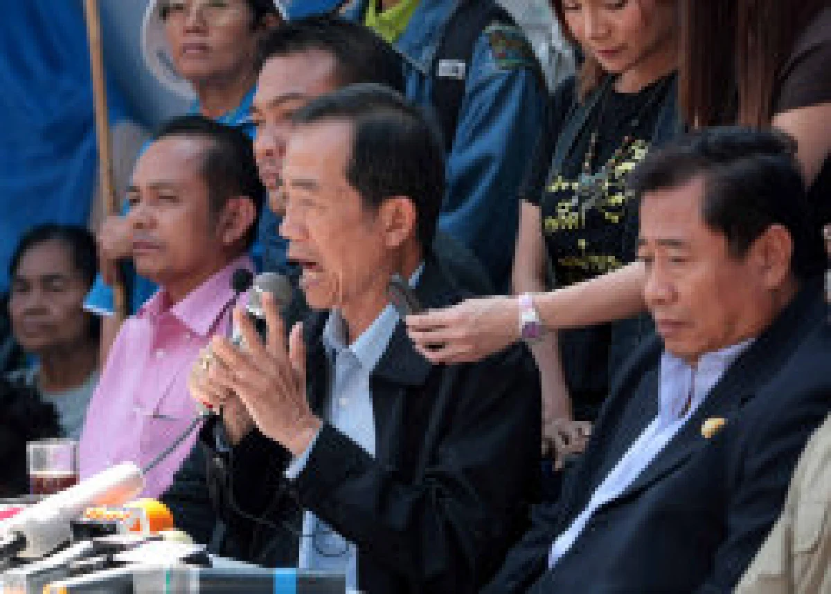 กลุ่มคนไทยฯกลับลำงดไปชายแดน