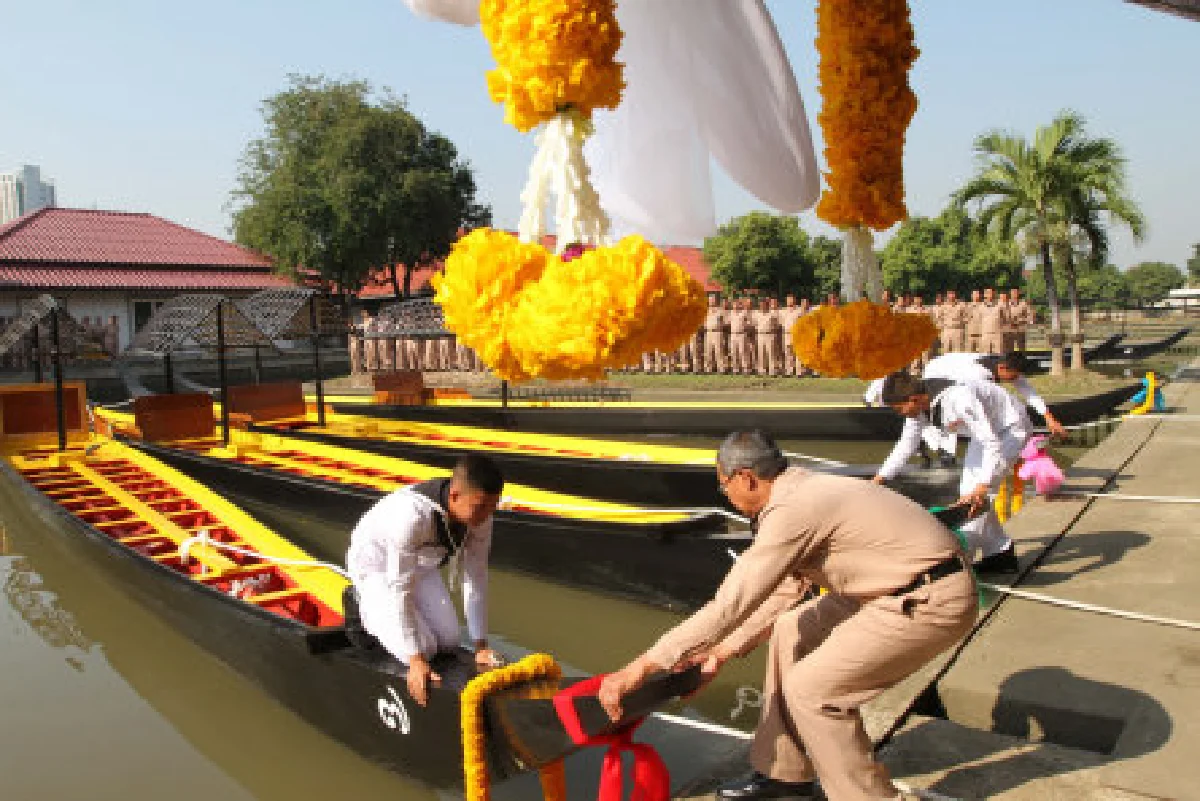 เตรียมงานพระราชพิธีถวายผ้าพระกฐิน