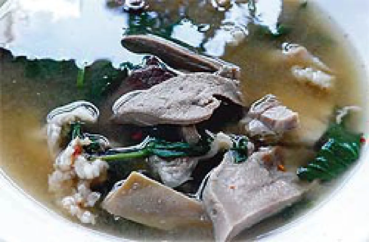 กินเกาเหลาเลือดหมูที่ร้านก๋วยจั๊บนายเอ็ก