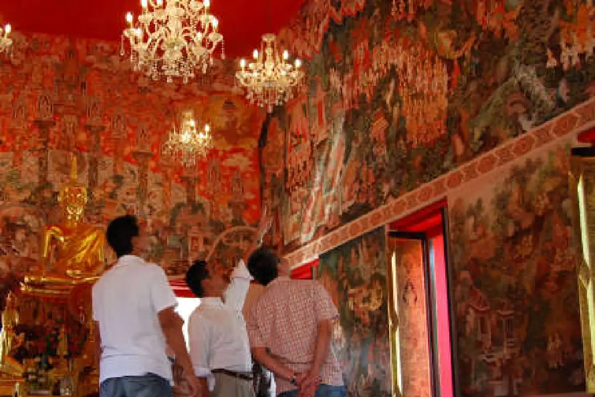 ทีวียุ่นบุกถ่ายสารคดีภาพโดเรม่อนบนผนังวัดเมืองสุพรรณ