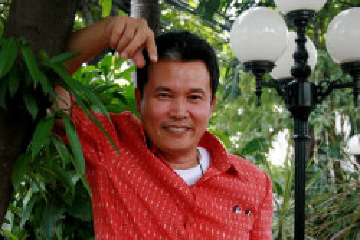 พ่อเมืองป้ายแดง หนุ่มสุด...ยุคเสืออิ่มสิงห์โอด