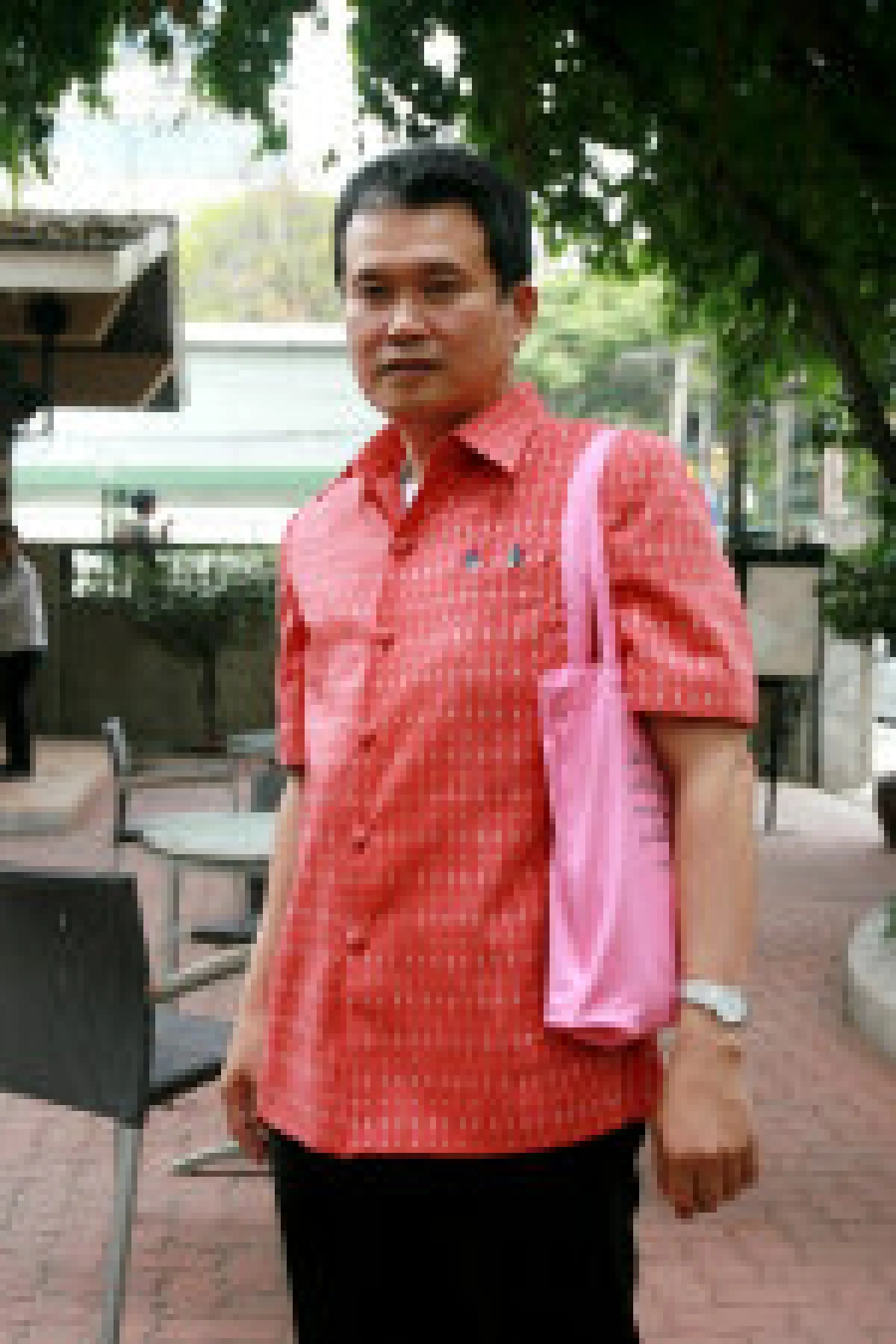 พ่อเมืองป้ายแดง หนุ่มสุด...ยุคเสืออิ่มสิงห์โอด