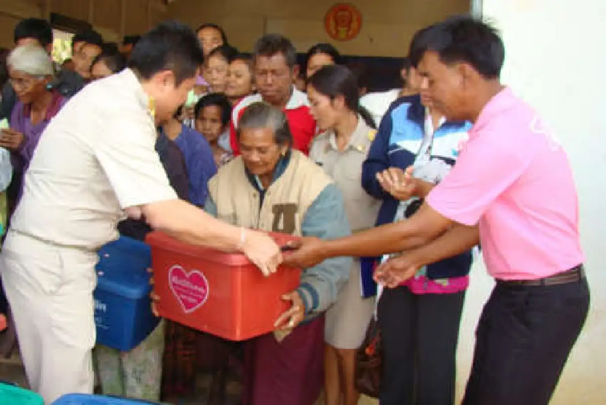 น้ำใจหลั่งไหลช่วยผู้อพยพภัยสู้รบ