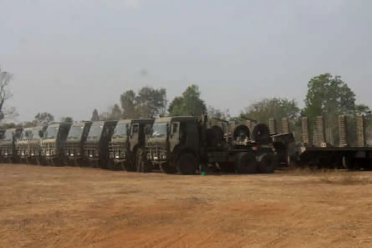 ไทยเสริมรถถังปรามเขมร