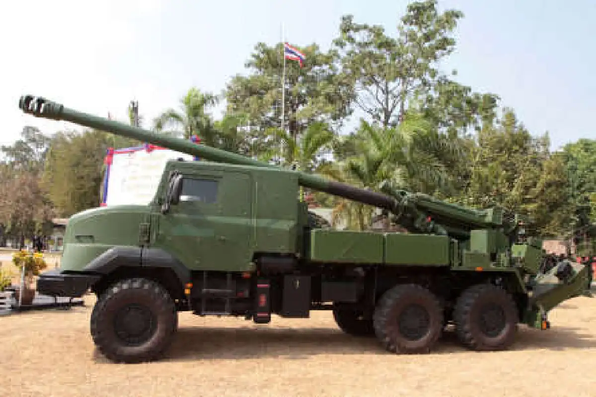 ไทยเสริมรถถังปรามเขมร