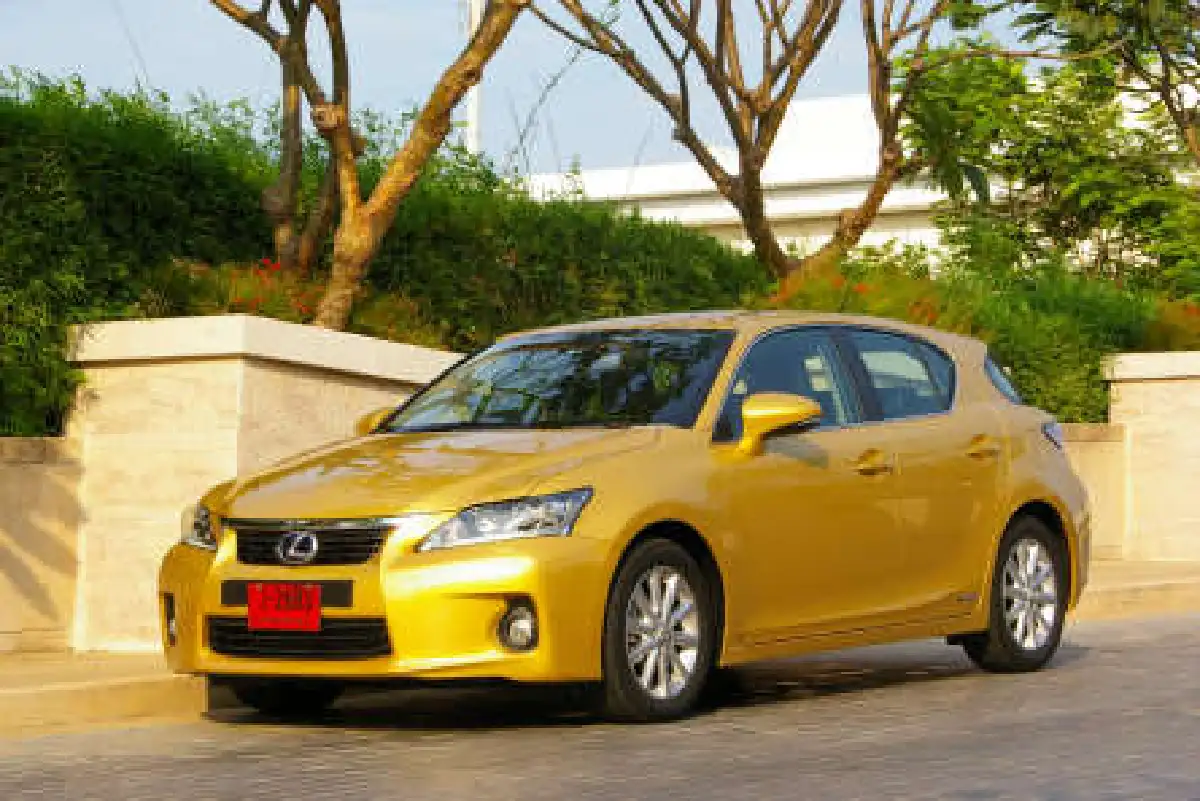 ลองขับ : เลกซัส CT 200 h หล่อเล็ก หัวใจ ไฮบริด