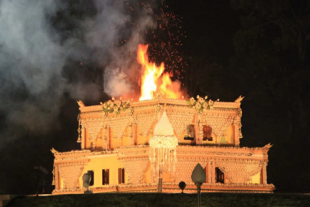ชาวพุทธหลั่งไหลพิธีพระราชทานเพลิงหลวงตามหาบัว