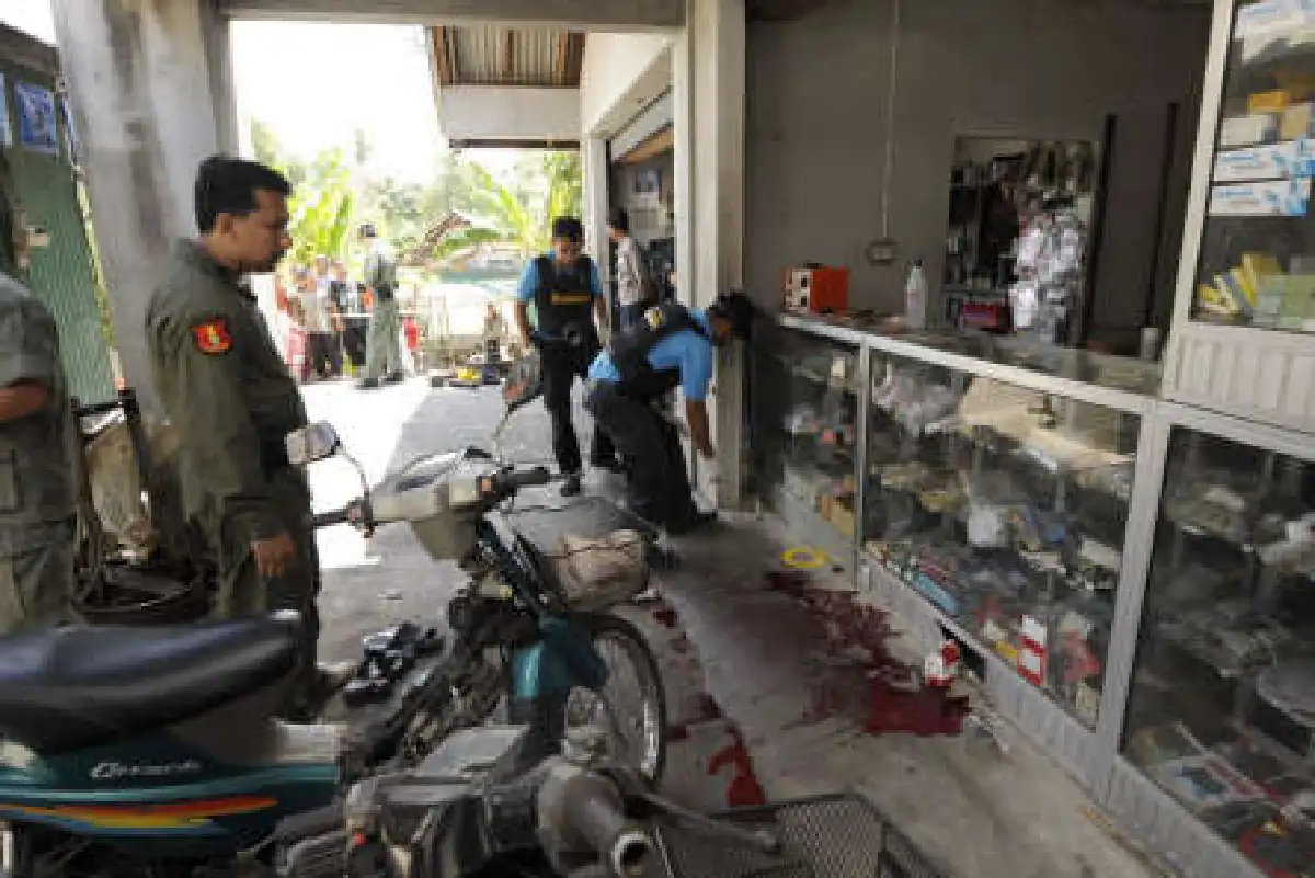 ยิงโหดเจ้าของร้านอะไหล่จักรยานยนต์นราฯ