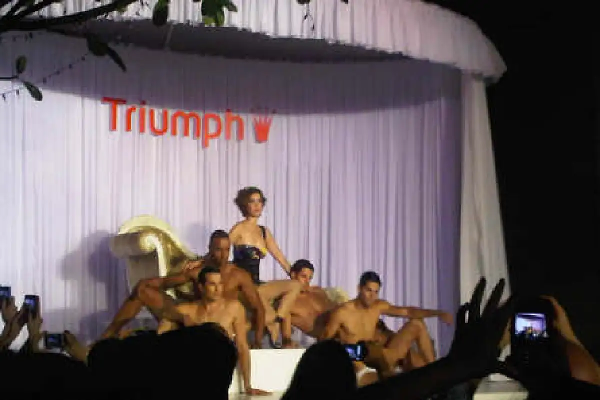 มาช่ายังเด้ง โชว์ชุดว่ายน้ำประชันกิ๊ฟซี่ในชุดชั้นใน