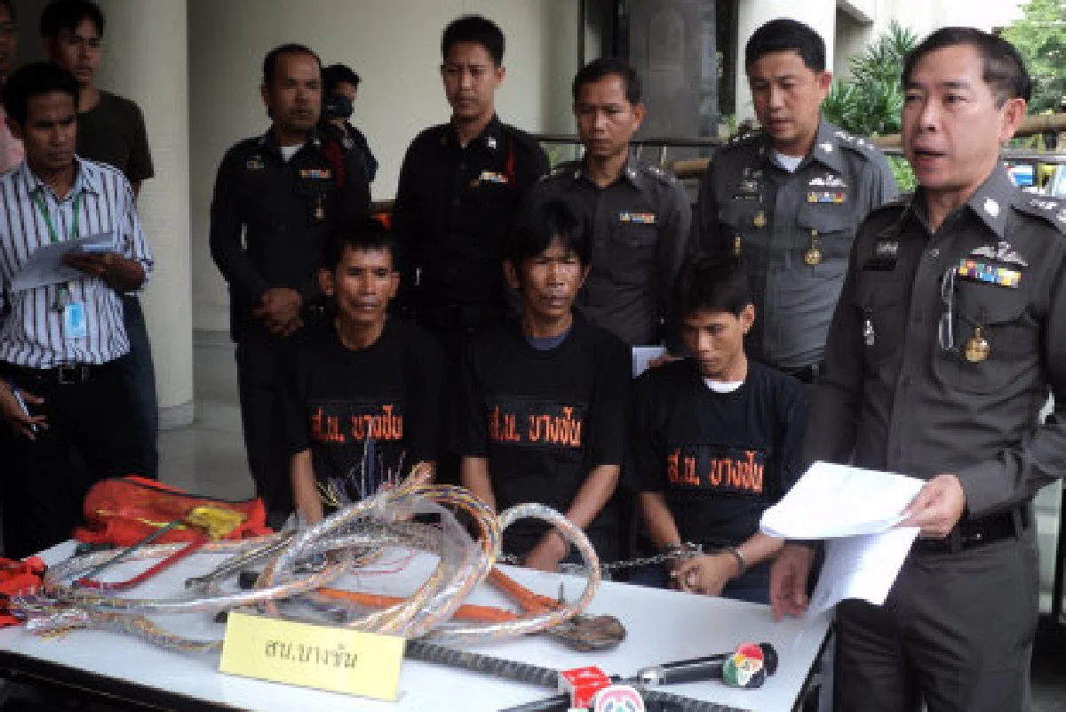 ตร.รวบแก๊งลักลอบตัดสายทองแดง