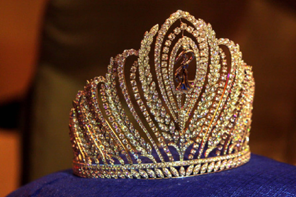 เผยโฉมมงกุฎมิสไทยแลนด์ยูนิเวิร์สกว่า4แสน