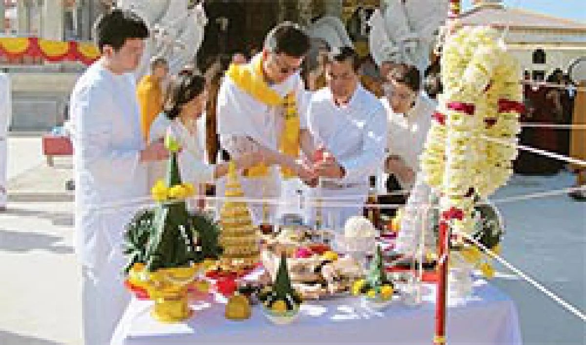วัดป่าพทธคยา สร้างประวัติศาสตร์ หล่อเกศเศียรพระประธานและพระกริ่งในแดนพุทธภูมิ