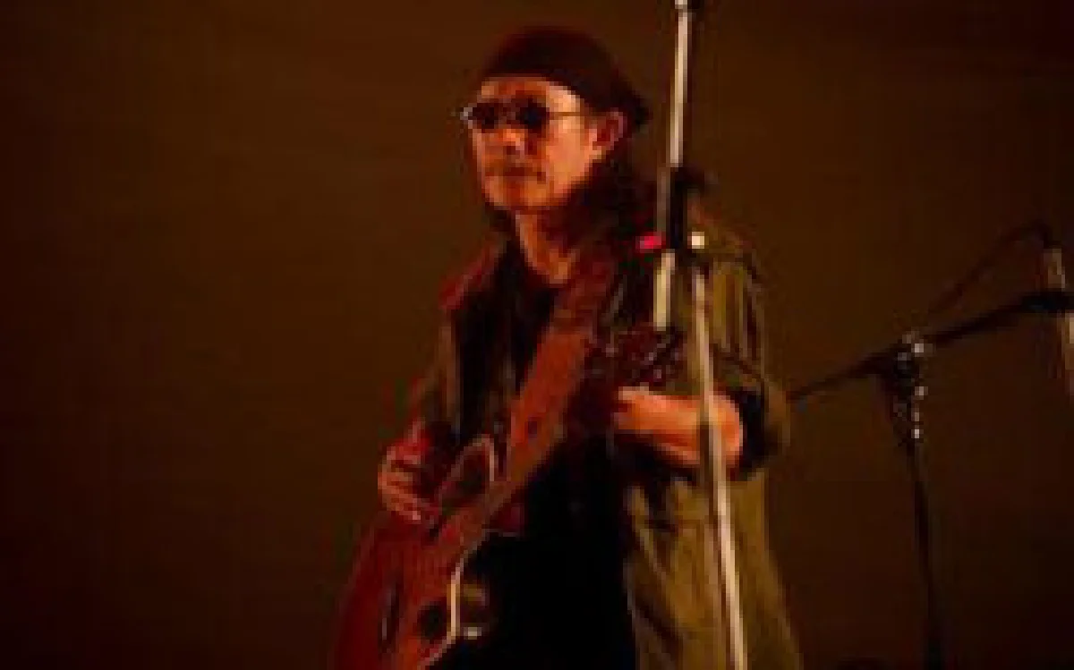 อึ้ง!แอ๊ด-คาราบาวฟิวส์ขาดทุ่มกีต้าร์กลางเวทีสีสันอวอร์ด23