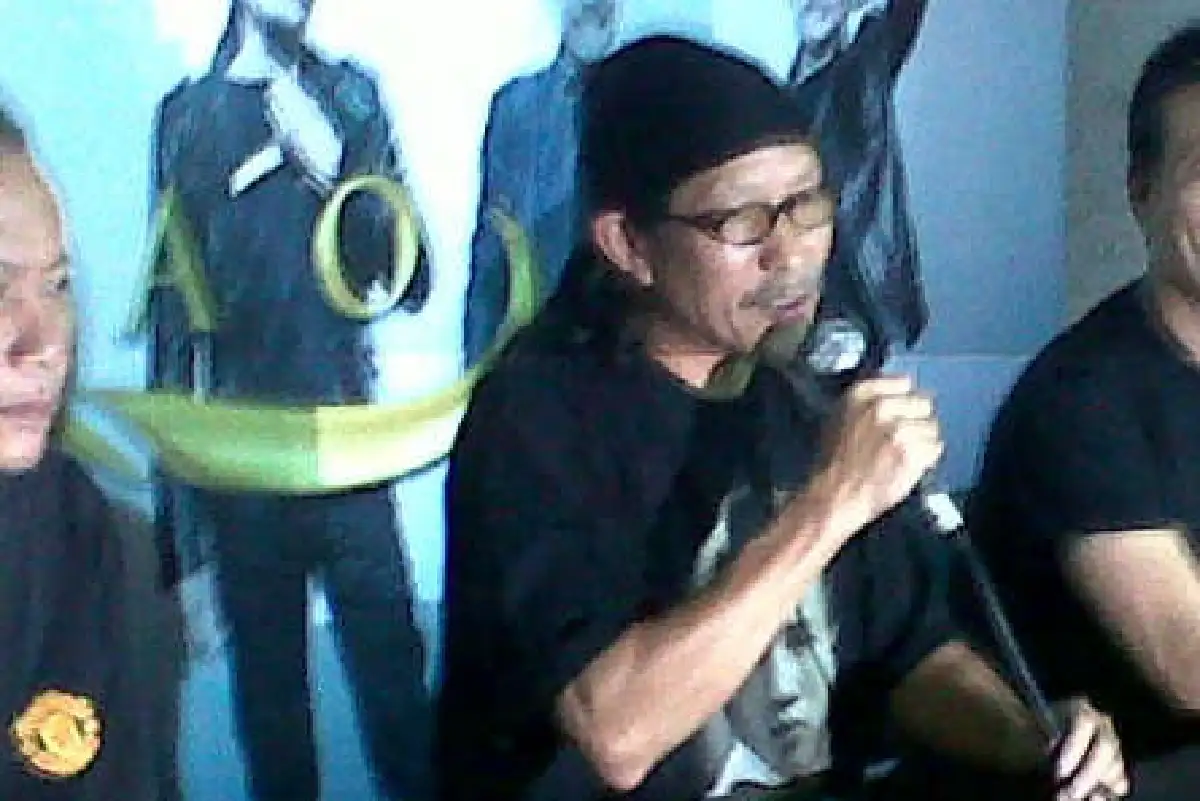 แอ๊ดแจงทุ่มกีตาร์เหตุฉุนทีมงาน