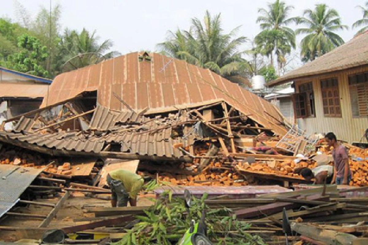 ประมวลภาพแผ่นดินไหวในพม่า