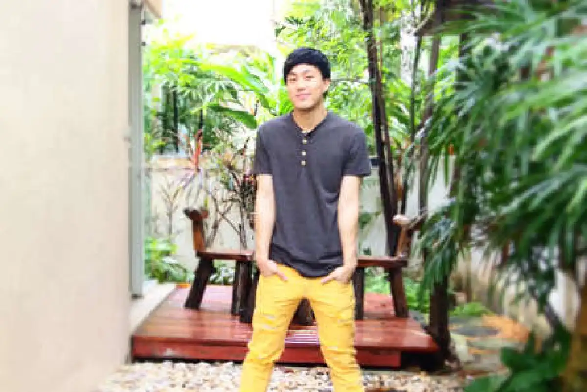 บางมุมของดีเจหนุ่มโสด"เกียรติยศ เกียรติสูงส่ง"