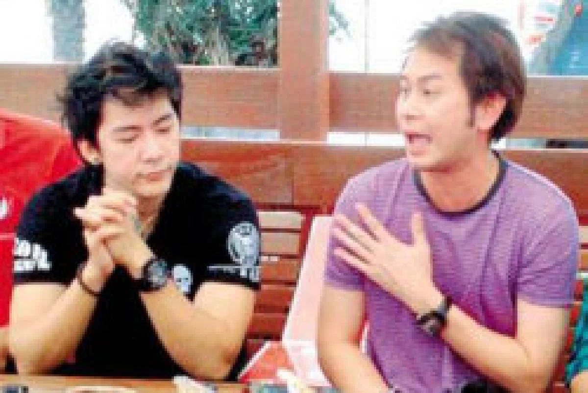 ดิ๊บ-หม่อมเอ็กซ์ โต้ข่าวตกอับโร่ขายตัวญี่ปุ่น