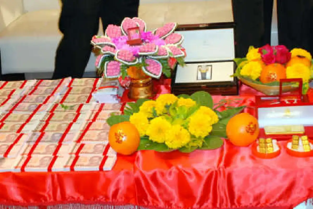 มอสหอบสินสอด10ล้านหมั้นแฟนสาว