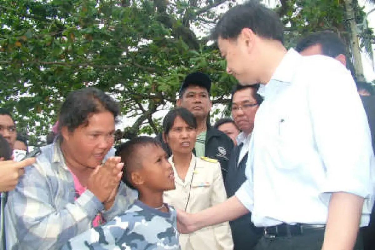 มาร์คเร่งช่วยชาวบ้านตะลุมพุก