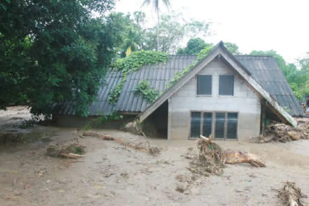 ยอดตายดินถล่มเขาพนมเพิ่มเป็น5ราย