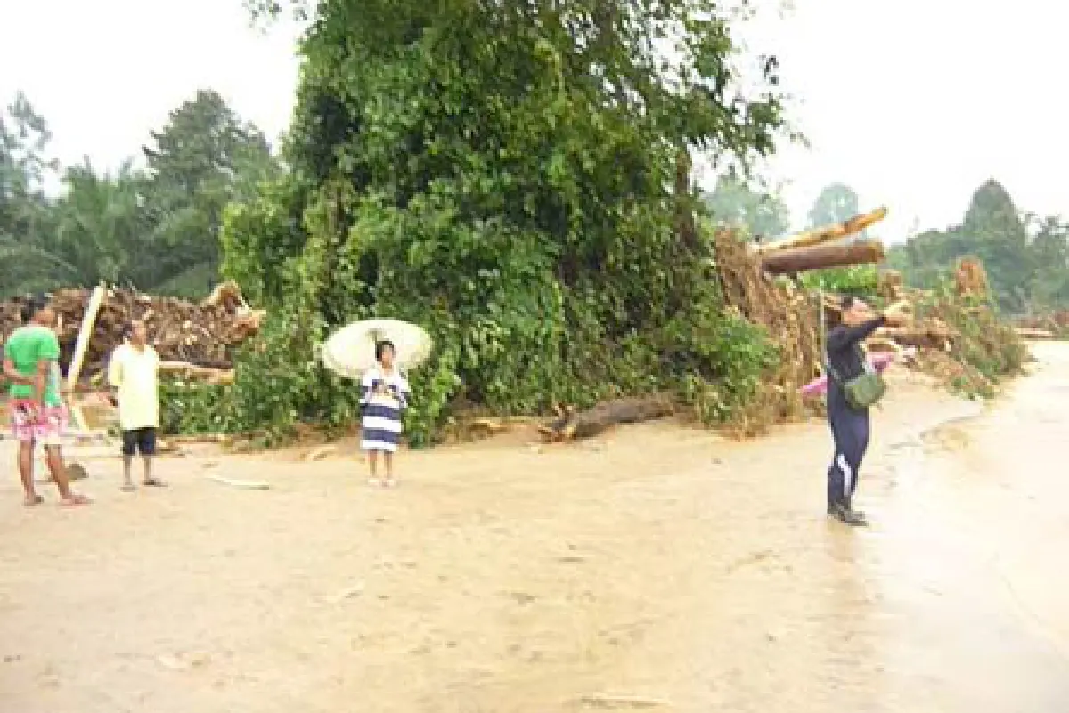 ดินถล่มทับ3หมู่บ้านในสิชล