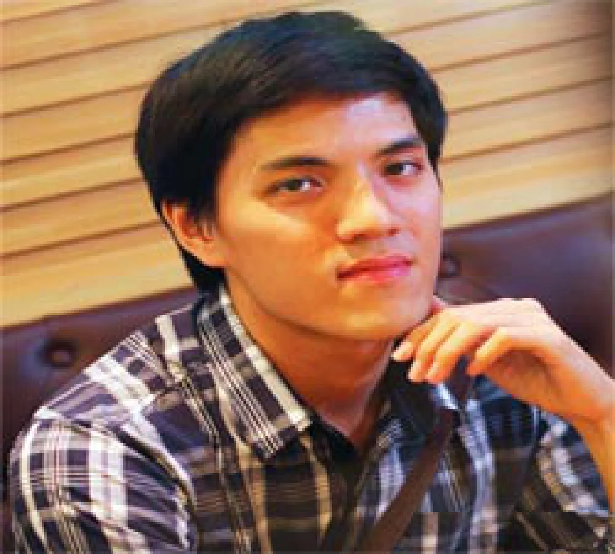 ผู้ชายสไตล์เรียบๆ ‘มานากรณ์ เมฆประยูรทอง’