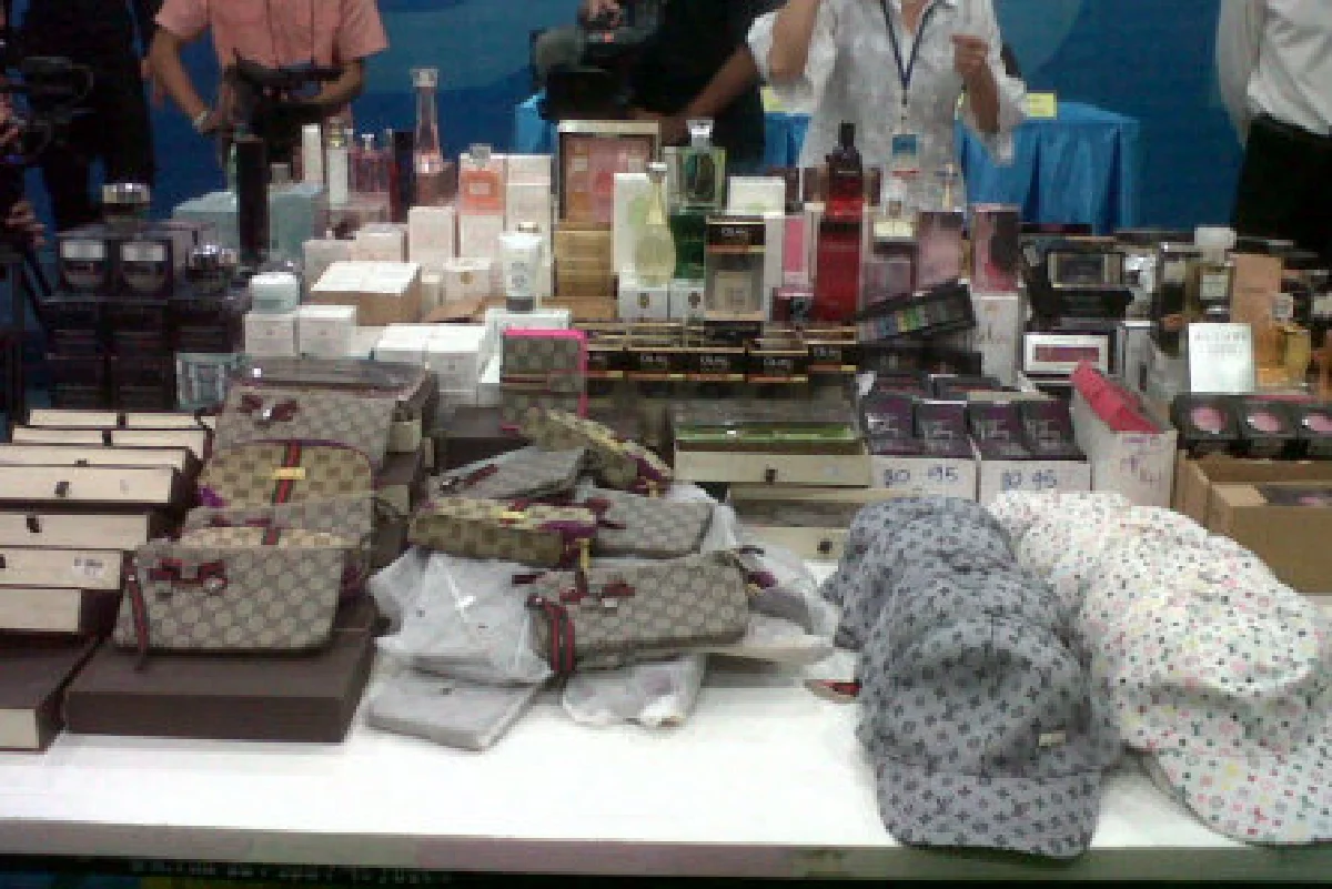 ดีเอสไอจับเน็ตดังขายของปลอม