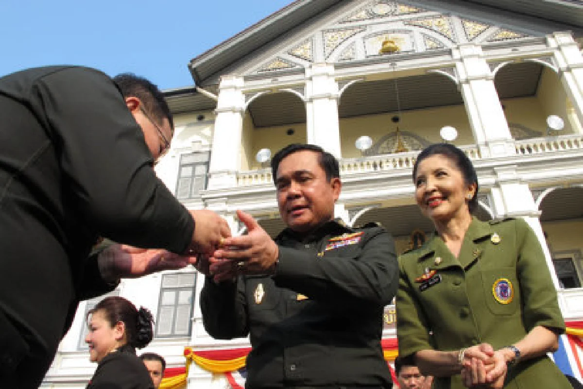 ประยุทธ์ทำบุญสงกรานต์ในทบ.