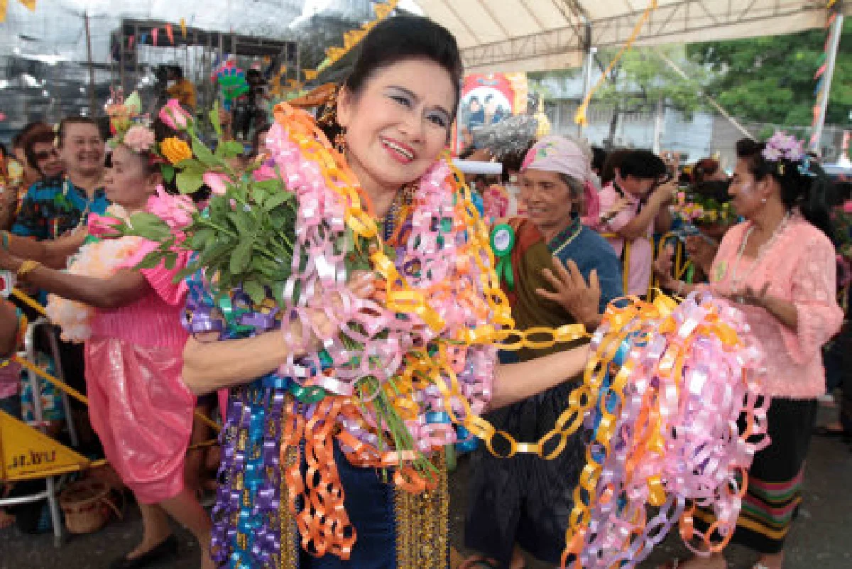 ทั่วหล้าฉ่ำสงกรานต์
