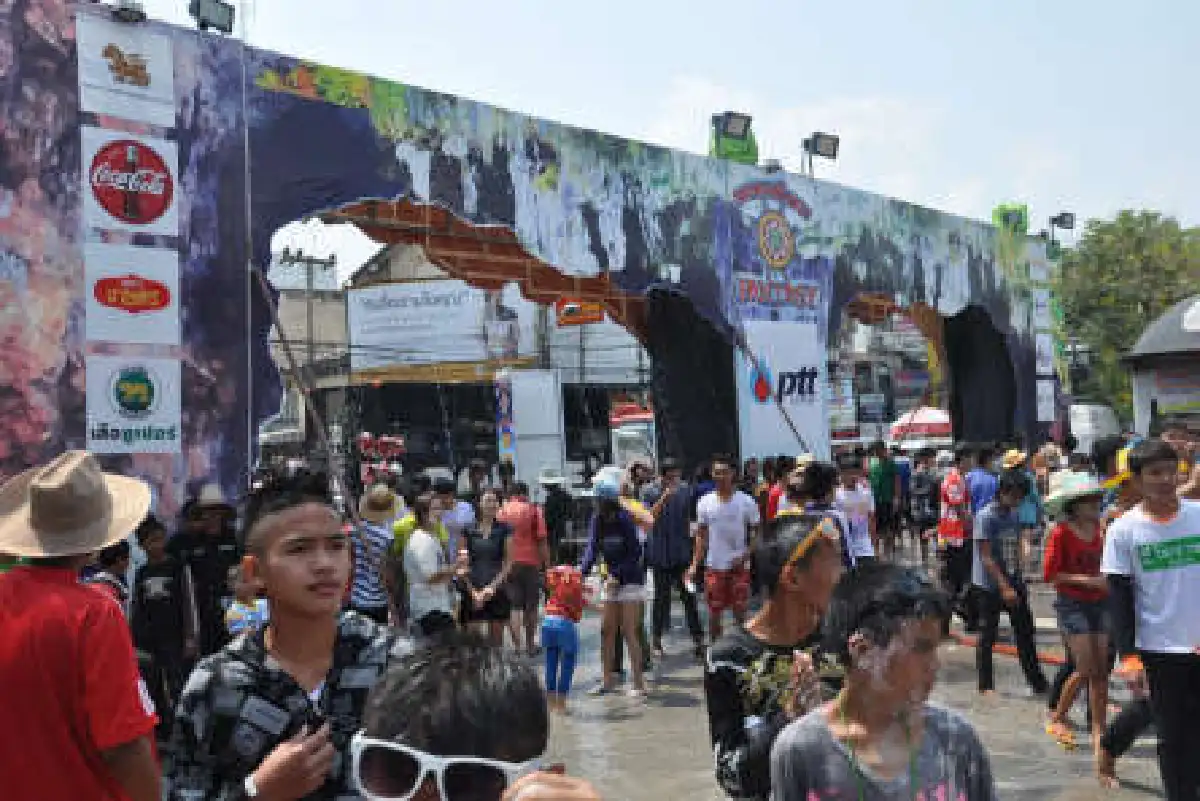 โคราชฉลองสงกรานต์วันสุดท้ายชุ่มฉ่ำ