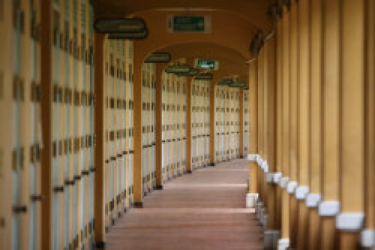 ศตวรรษรำลึก...ตึกยาวแห่งความทรงจำ