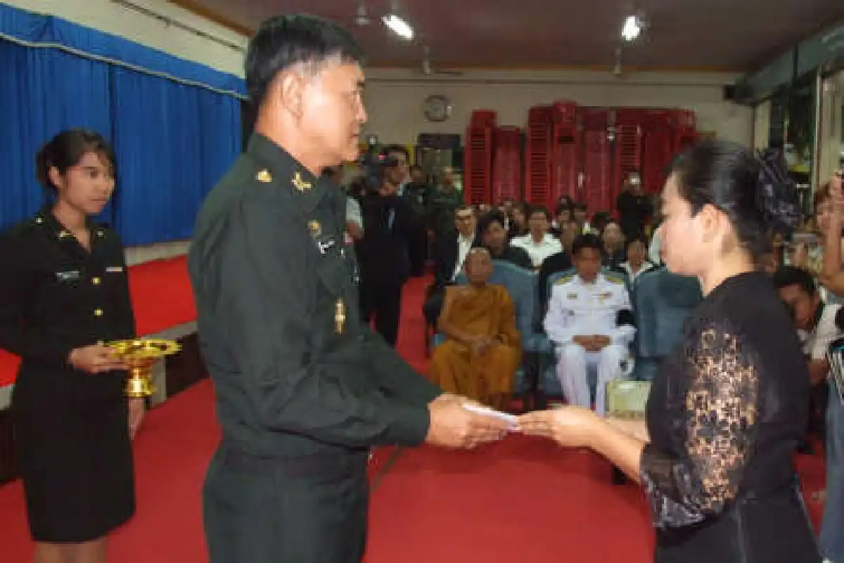 พระราชทานพวงมาลาทหารกล้า