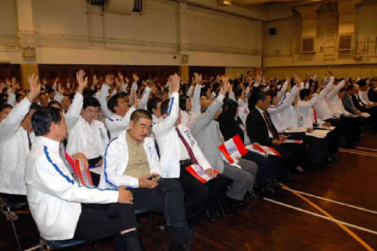 พท.ตั้งเพื่อนแม้วนั่งกรรมการบริหาร