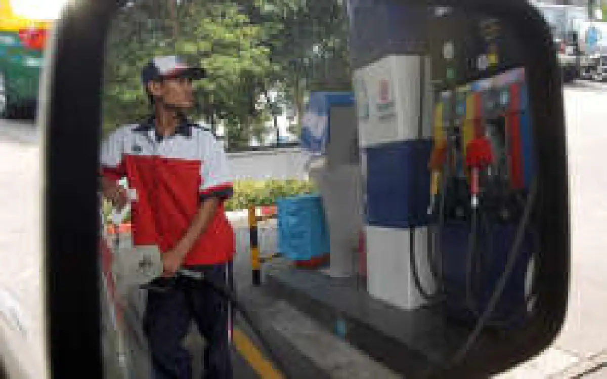 ปตท.-บางจากลดราคาน้ำมันเบนซิน40สต.