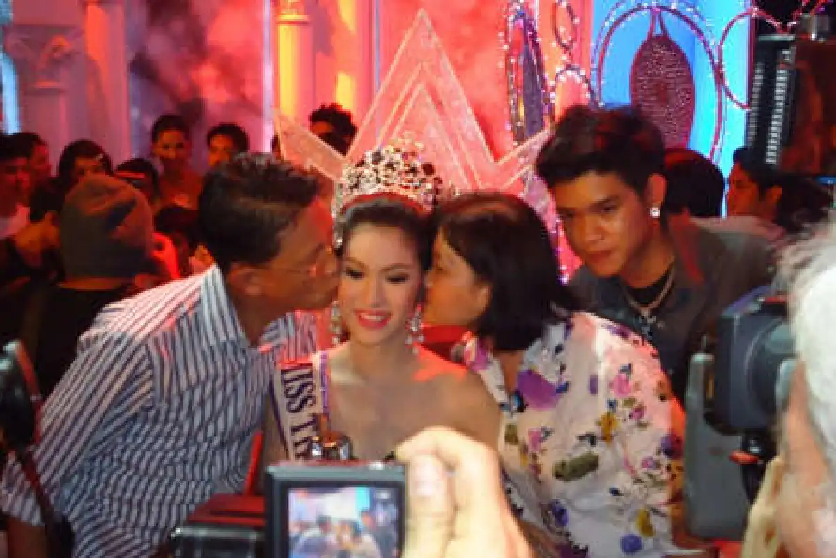 เรยาถอยไป...แซมมี่ขอแจ้งเกิด