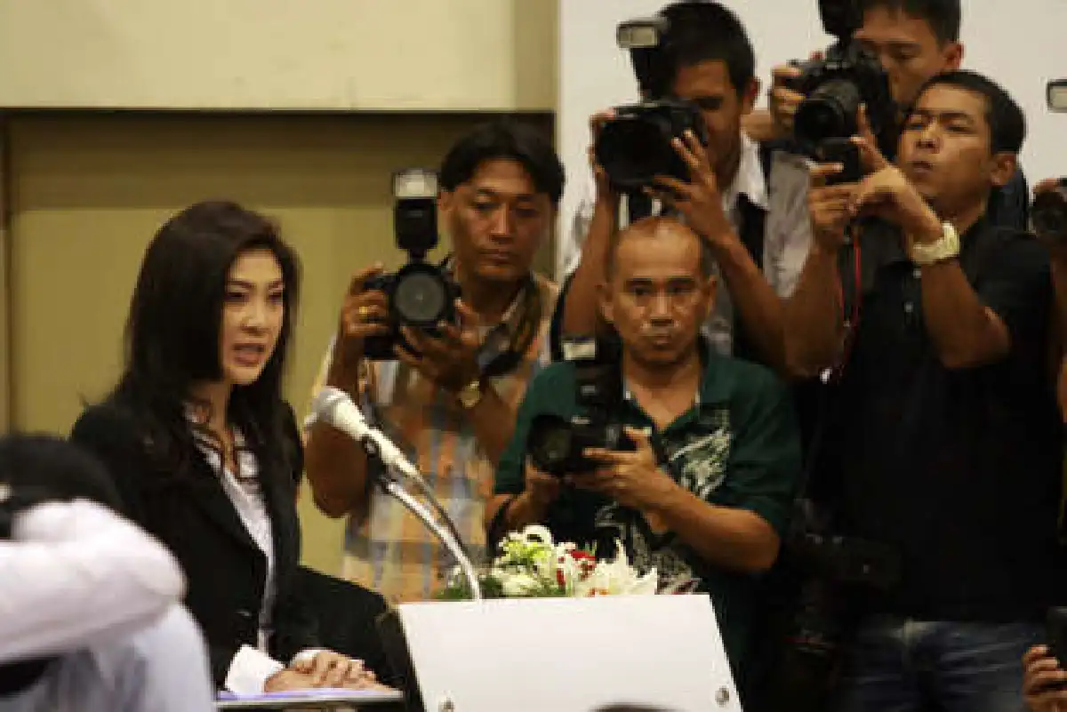 ยิ่งลักษณ์ประกาศนำเพื่อไทยลั่นไม่แก้แค้น