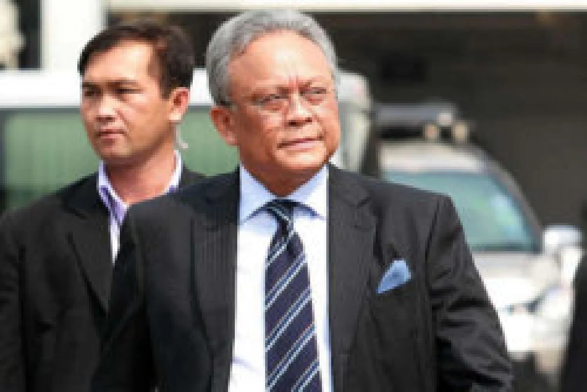 สุเทพเหน็บยิ่งลักษณ์รอฟังพี่ชาย