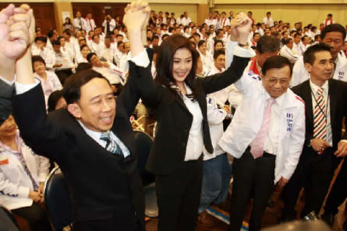 ยิ่งลักษณ์ประกาศนำเพื่อไทยลั่นไม่แก้แค้น