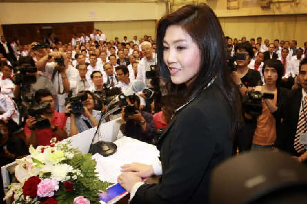 ยิ่งลักษณ์ประกาศนำเพื่อไทยลั่นไม่แก้แค้น