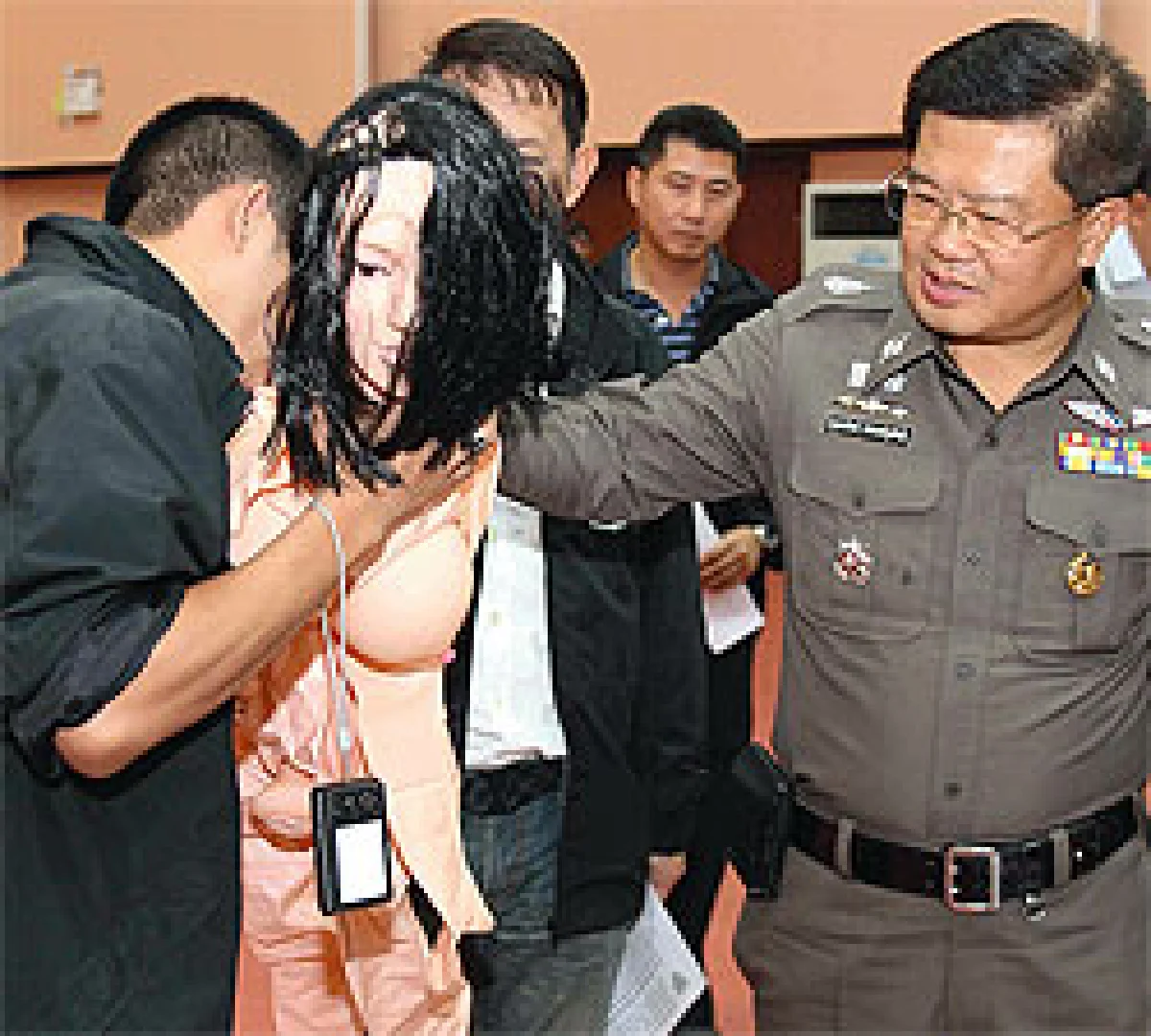 สกัดเช็กซ์ช็อปตัดวงจรอุบาทว์