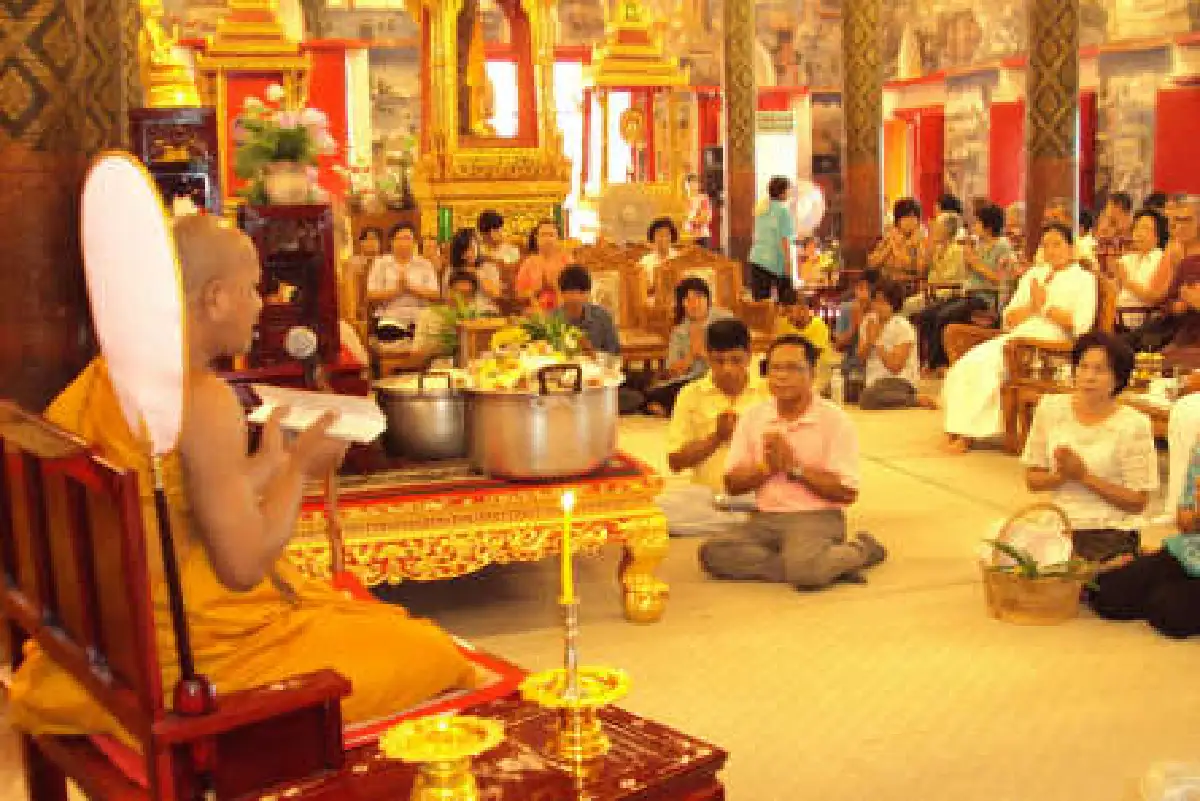 ทั่วไทยทำบุญวันวิสาขบูชา