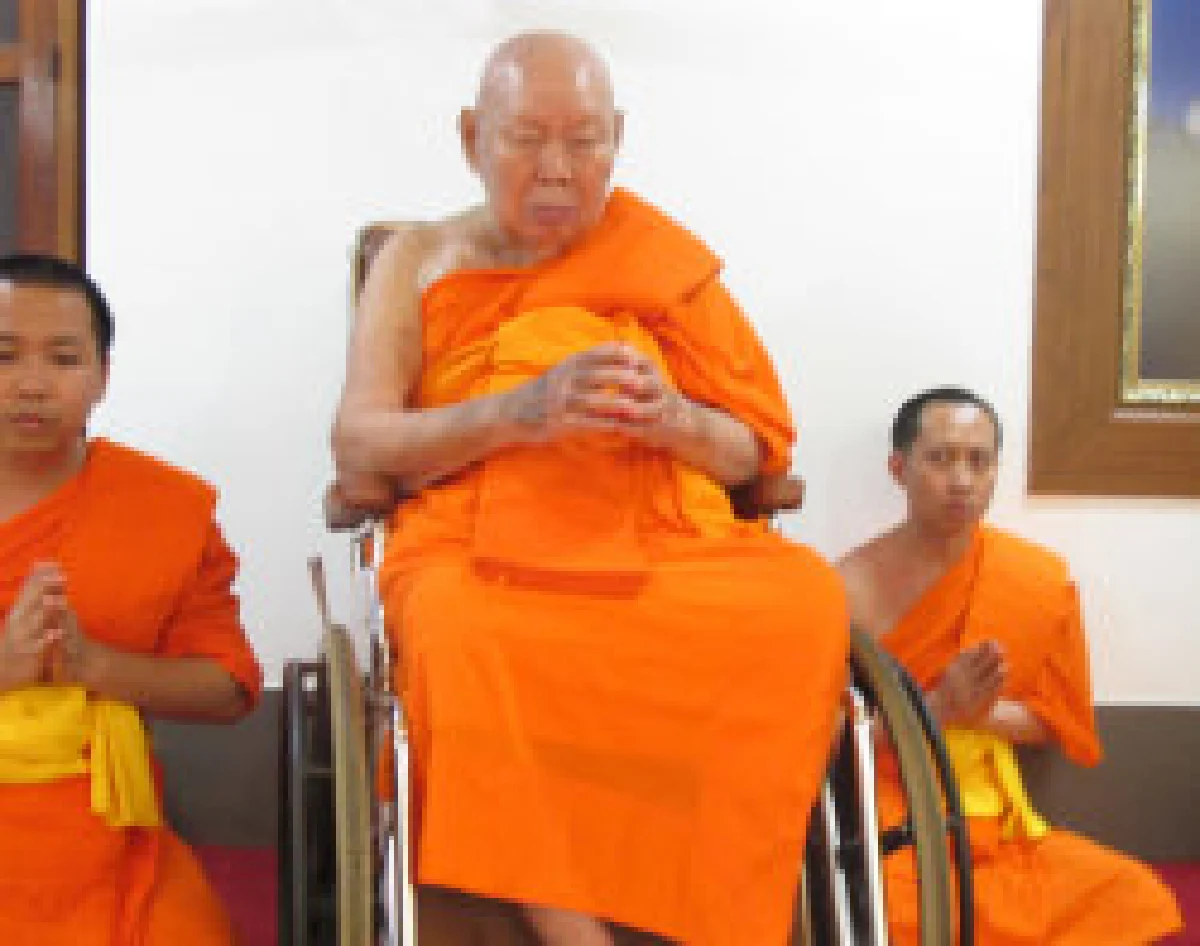 เสียงสวดมนต์อุบาสกอุบาสิกาฝรั่งทำให้สมเด็จพระพุฒาจารย์ปลื้มปีติ