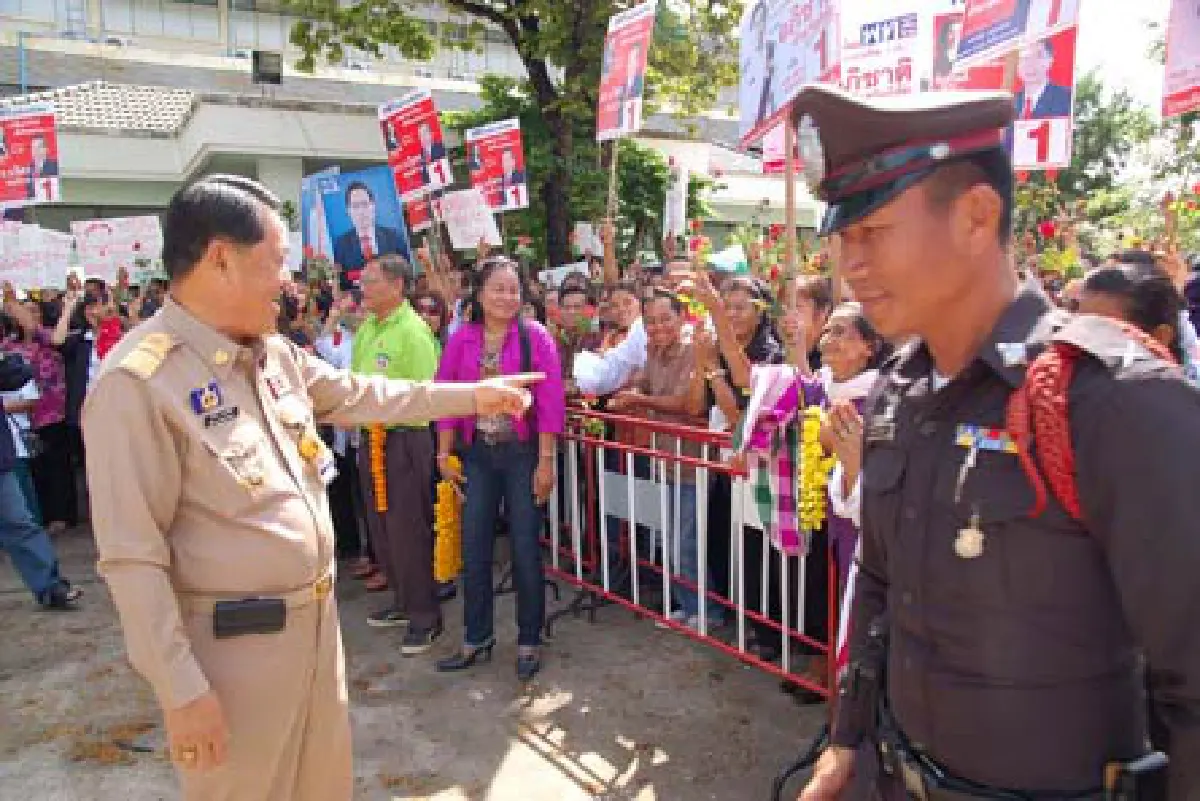 สมัคร สส.สกลนครวันแรกคึกคัก