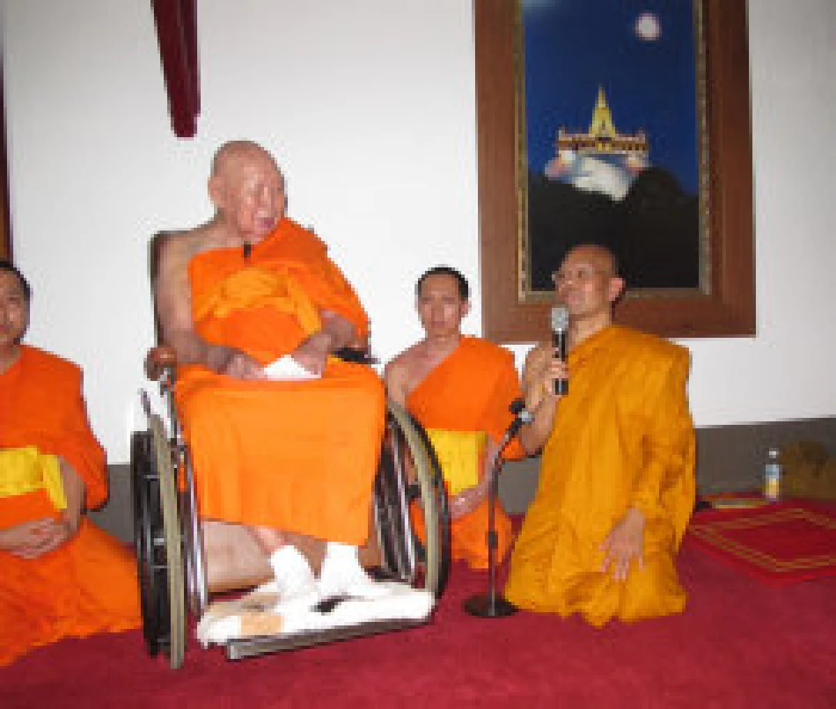 เสียงสวดมนต์อุบาสกอุบาสิกาฝรั่งทำให้สมเด็จพระพุฒาจารย์ปลื้มปีติ