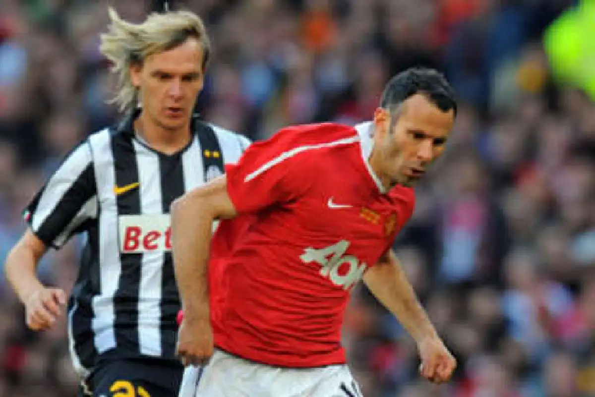 เทสติโมเนียล แมตช์ อำลา แกรี เนวิลล์