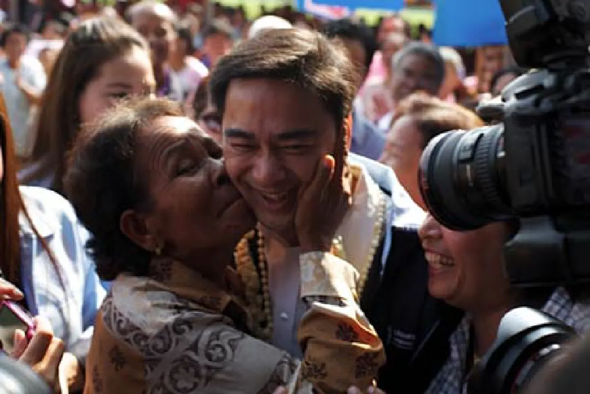 มาร์คอ้อนชาวยโสเลือกปชป.เป็นรบ.