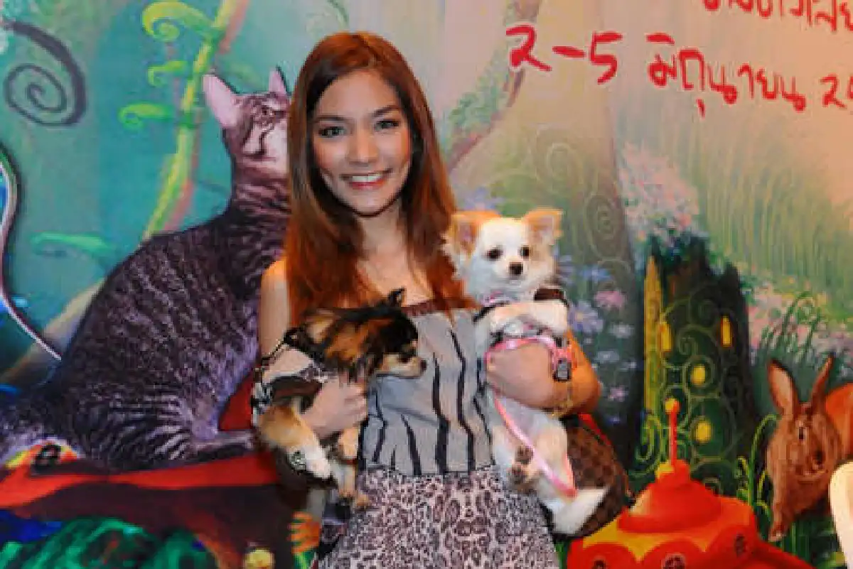 แอรอนนา โทณะวณิก กับสี่ขาแสนรัก